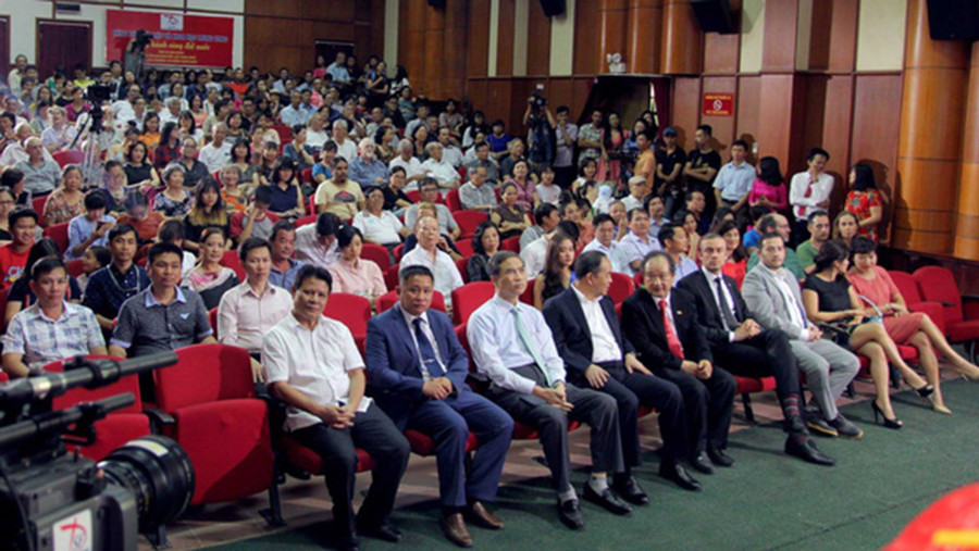 Khán giả kín rạp thưởng thức phim tại Liên hoan phim tài liệu châu Âu – Việt Nam lần thứ 10 Khán giả kín rạp thưởng thức phim tại Liên hoan phim tài liệu châu Âu – Việt Nam lần thứ 10