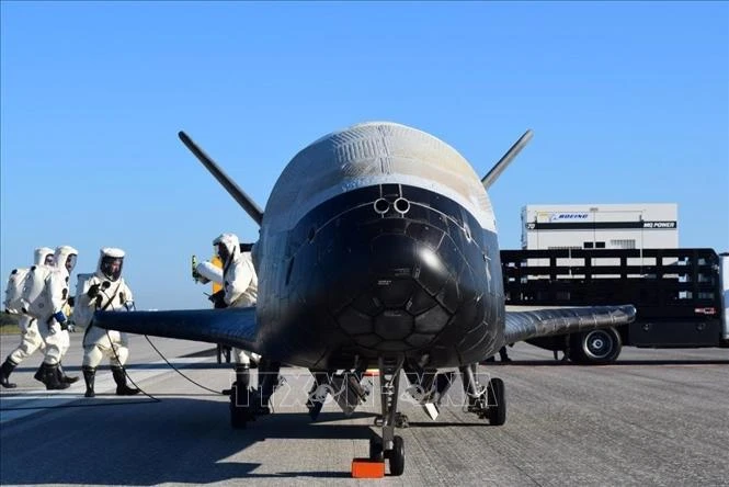 Tàu con thoi X-37B tại Trung tâm vũ trụ Kennedy ở Florida, Mỹ, ngày 7/5/2017. Ảnh tư liệu: AFP/TTXVN.