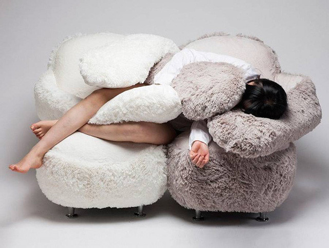 Ghế ôm dành cho những người cô đơn ảnh 1 Ghế ôm dành cho người cô đơn