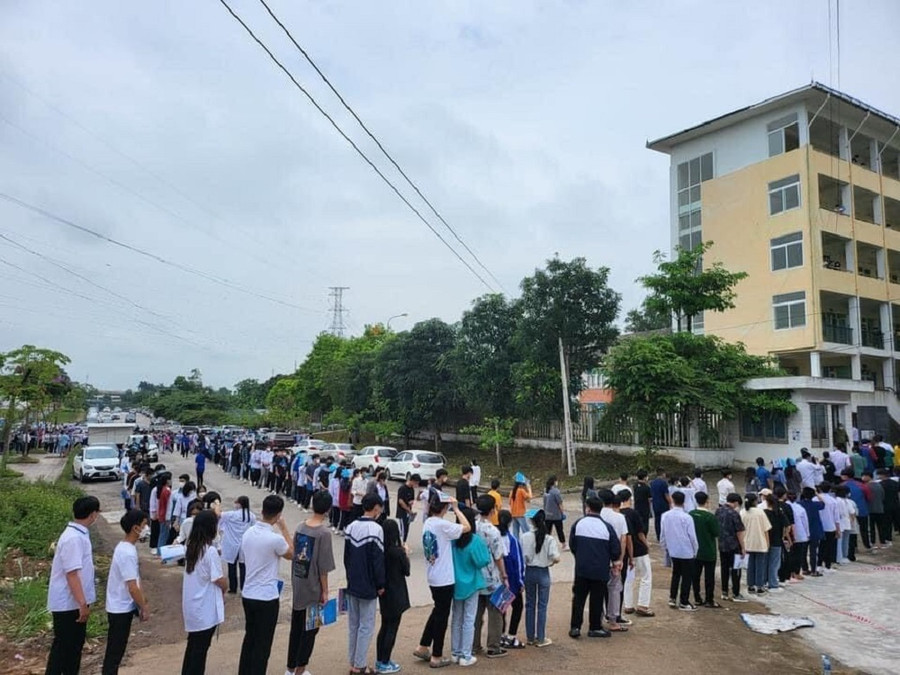 Thí sinh tham dự kỳ thi đánh giá năng lực THPT tại điểm thi ĐH Thái Nguyên
