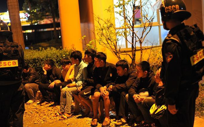 Các đối tượng bị bắt giữ trong lúc hẹn nhau hỗn chiến. Các đối tượng bị bắt giữ trong lúc hẹn nhau hỗn chiến.