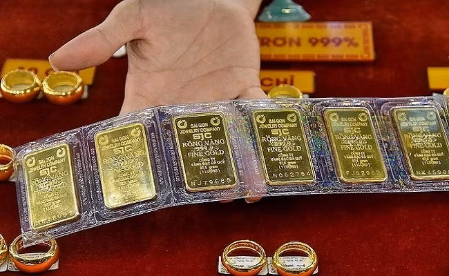 Giá vàng hôm nay 6/2 nhích nhẹ 300.000 đồng/lượng