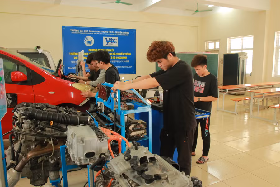 Trường ĐH CNTT và Truyền thông nơi đào tạo trình độ cao đa ngành, đa lĩnh vực.