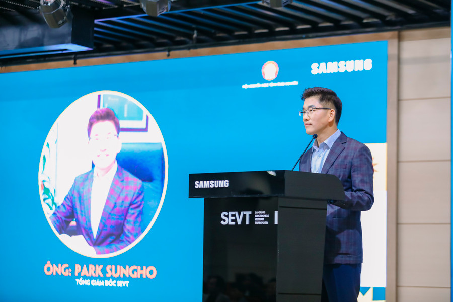 Ông Park Sung Ho, Tổng Giám đốc SEVT phát biểu tại chương trình.