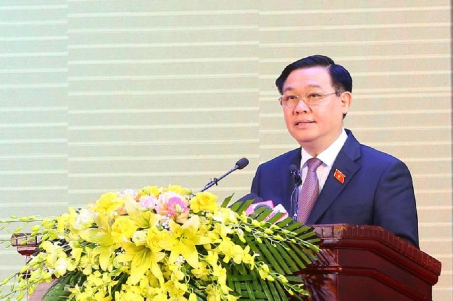 Chủ tịch Quốc hội Vương Đình Huệ phát biểu tại buổi lễ. Chủ tịch Quốc hội Vương Đình Huệ phát biểu tại buổi lễ.