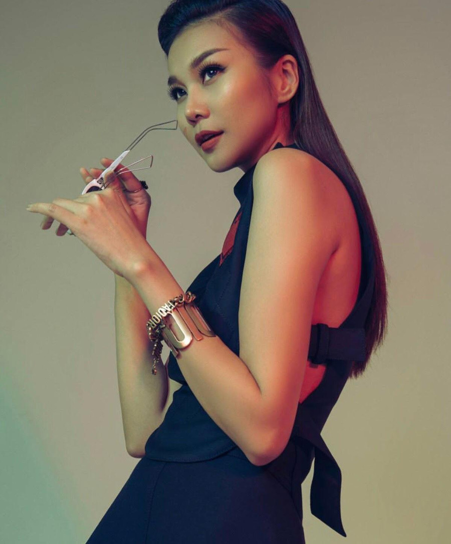 Trắng như Ngọc Trinh đã xưa rồi, sao Việt đang đồng loạt quay trở về với mốt da nâu ảnh 11