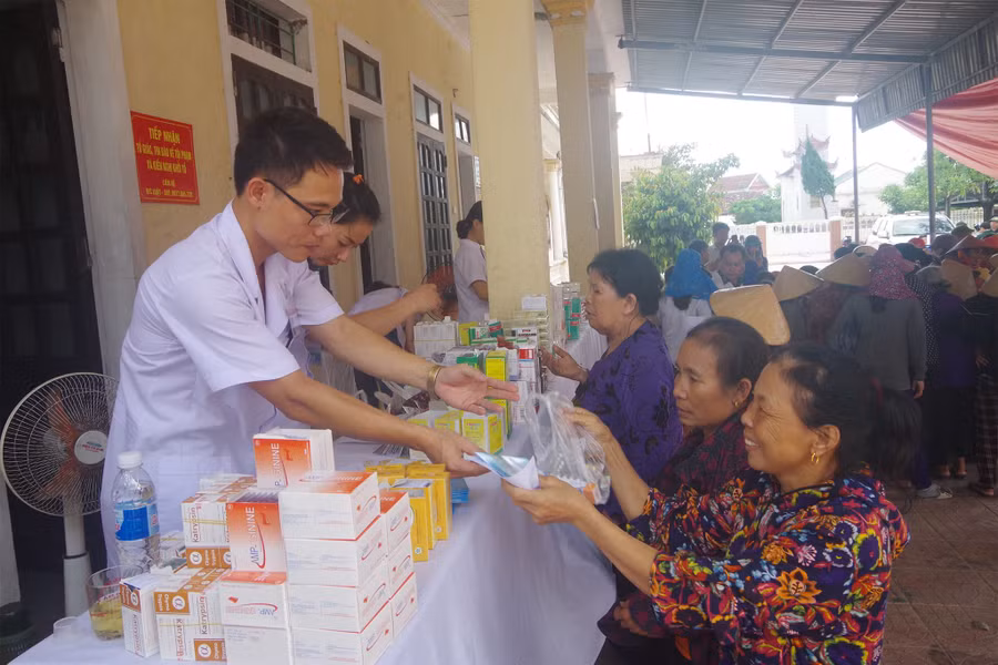 Người dân được cấp thuốc miễn phí