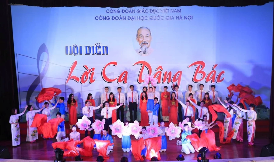 ĐHQG Hà Nội ngân vang “Lời ca dâng Bác!”