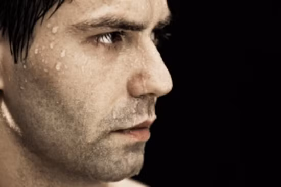 Truyện cười hay: Cách làm người bệnh đổ mồ hôi nhanh nhất