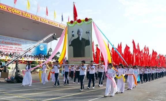 Thắt chặt tình đoàn kết các dân tộc anh em