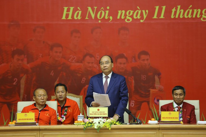 Thủ tướng nói về lý do gặp mặt 2 đội tuyển bóng đá Việt Nam trước ảnh 1 Thủ tướng nói về lý do gặp mặt 2 đội tuyển bóng đá Việt Nam trước - ảnh 1