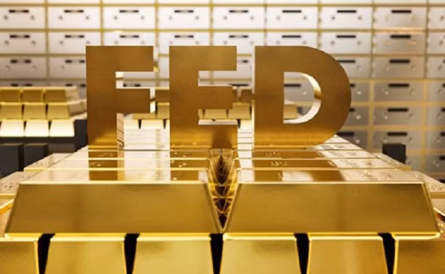 Giá vàng mùng 5 Tết: Vàng thế giới bất ngờ tụt mốc 2.000 USD/ounce