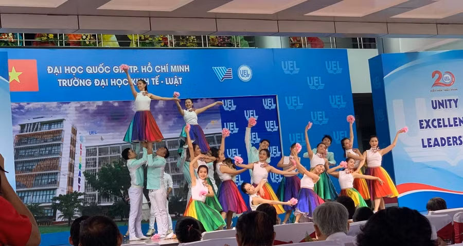 Một tiêt mục văn nghệ tại buổi lễ