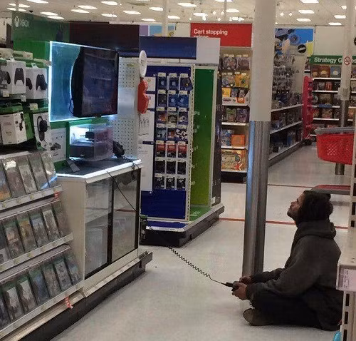 Vừa mát lại còn miễn phí.