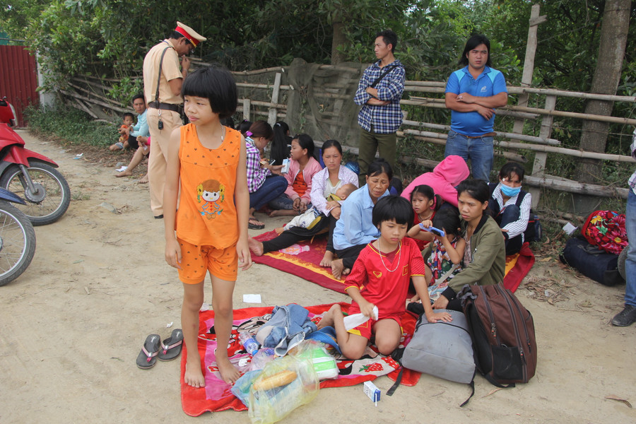 . Nhiều hành khách sợ hãi và mệt mỏi sau vụ tai nạn