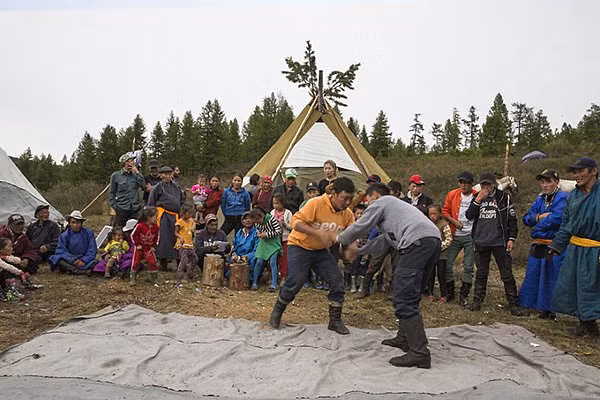 Khám phá đám cưới của bộ lạc du mục chuyên cưỡi tuần lộc - Hình 14