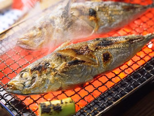 ca nha di an ca nuong, 1 tieng sau 3 dua tre nhap vien vi "sat thu" trong phong kin - 1