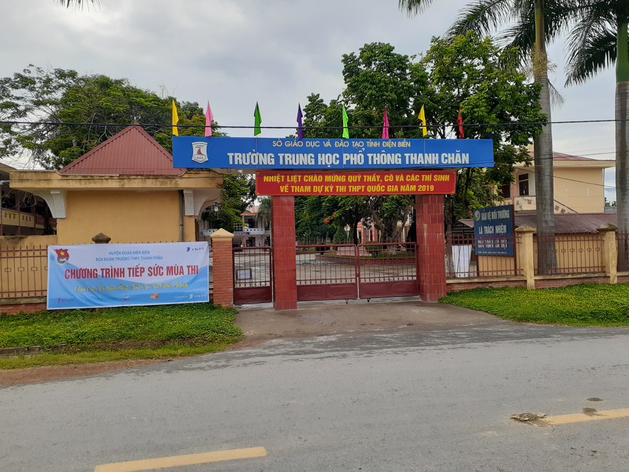 Điểm thi Trường THPT Thanh Chăn, xã Thanh Chăn (xã biên giới giáp với nước bạn Lào), huyện Điện Biên, tỉnh Điện Biên. Điểm thi Trường THPT Thanh Chăn, xã Thanh Chăn (xã biên giới giáp với nước bạn Lào), huyện Điện Biên, tỉnh Điện Biên.