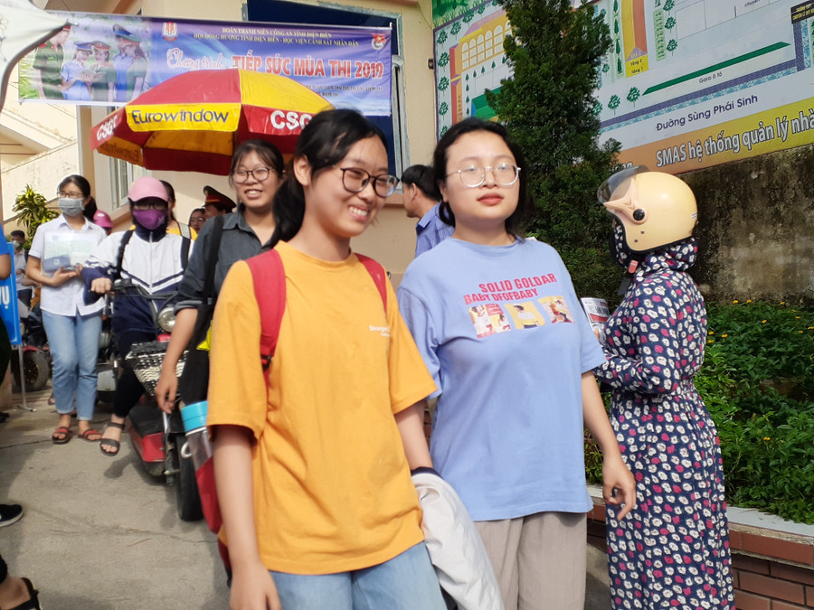 Nhiều thí sinh ở vùng "lòng chảo" Điện Biên cho rằng đề Toán phù hợp với năng lực của học sinh và có sự phân hóa rõ nét lực học của mỗi người