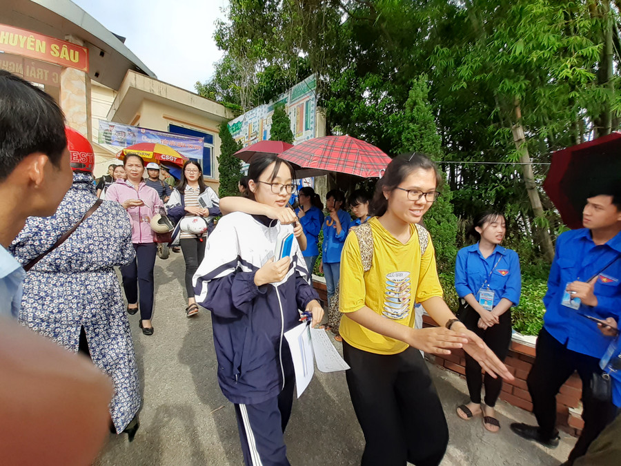 Khuôn mặt rạng ngời của hầu hết học sinh Thành phố Điện Biên Phủ, tỉnh Điện Biên