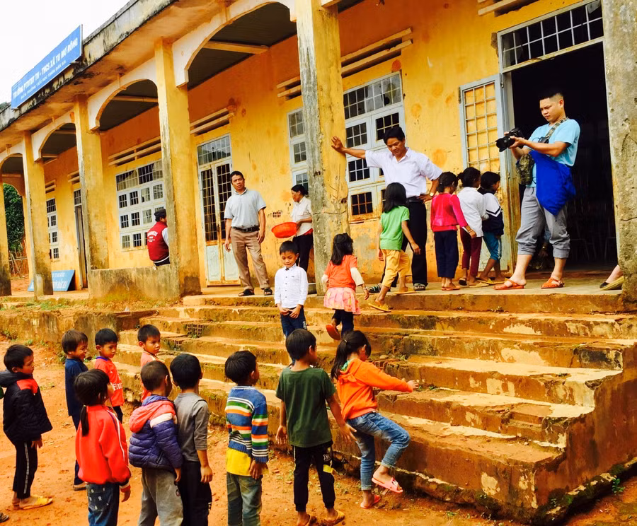 Học trò Tu Mơ rông.