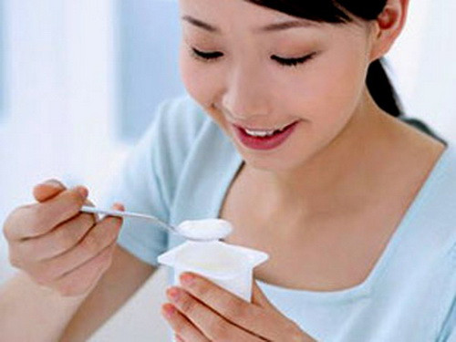 Ăn sữa chua thường xuyên tốt cho tiêu hóa. Ăn sữa chua thường xuyên tốt cho tiêu hóa.
