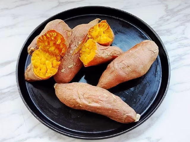 quet them mot lop nay, nuong khoai lang bang noi com dien se ngon hon nhieu - 4