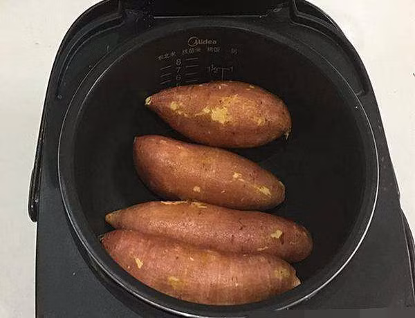 quet them mot lop nay, nuong khoai lang bang noi com dien se ngon hon nhieu - 2