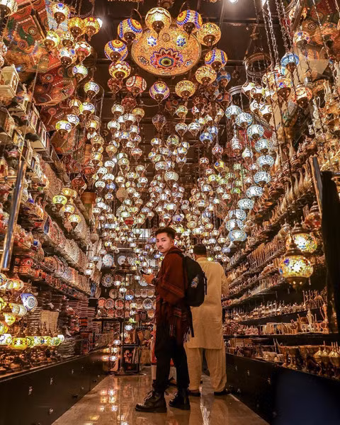 Ngam khu cho vang de biet Dubai giau den muc do nao hinh anh 2 