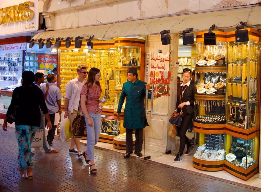 Ngam khu cho vang de biet Dubai giau den muc do nao hinh anh 4 