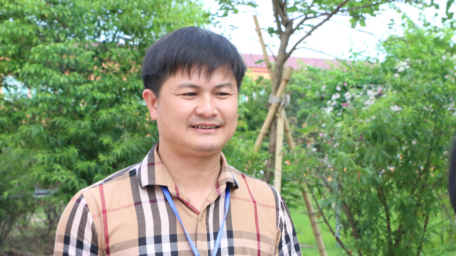 Thầy Hà Văn An - Trưởng điểm thi Trường THPT Mỹ Lộc. Thầy Hà Văn An - Trưởng điểm thi Trường THPT Mỹ Lộc.