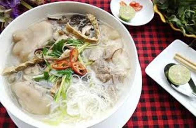 Sau sinh các bà mẹ không nên ăn bún ngay vì có thể không tốt cho hệ tiêu hóa