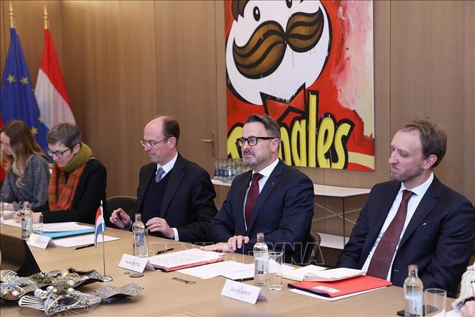 Thủ tướng Luxembourg Xavier Bettel phát biểu. Thủ tướng Luxembourg Xavier Bettel phát biểu.