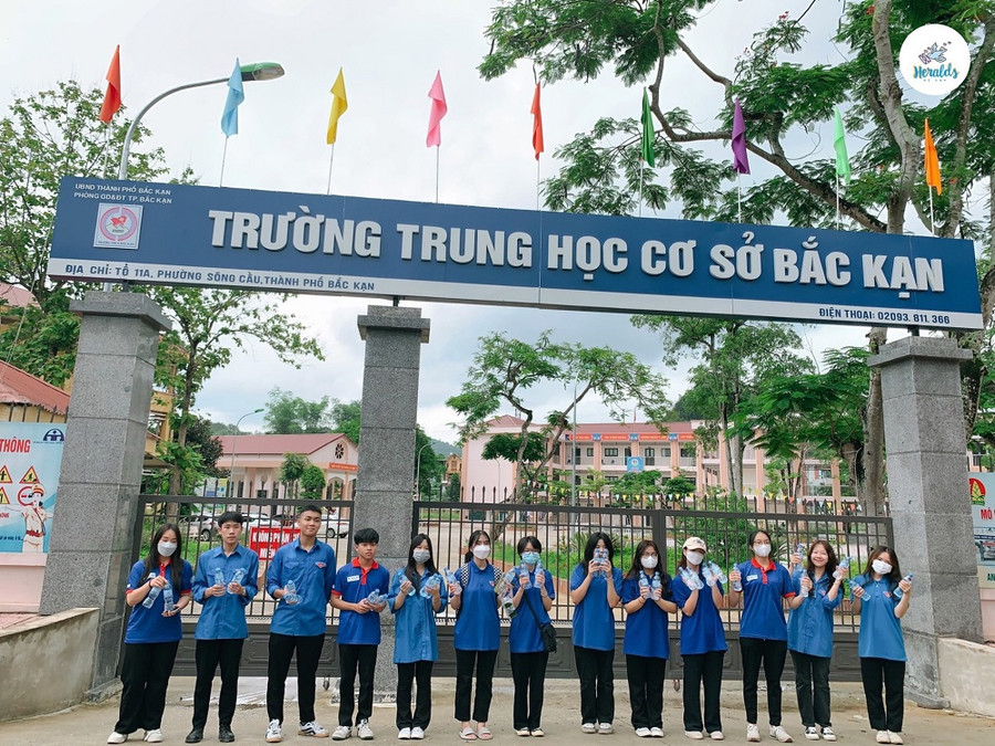 Các tình nguyện viên đã có mặt từ rất sớm để sẵn sàng hỗ trợ, tiếp sức cho các thí sinh trong ngày thi cuối. Các tình nguyện viên đã có mặt từ rất sớm để sẵn sàng hỗ trợ, tiếp sức cho các thí sinh trong ngày thi cuối.