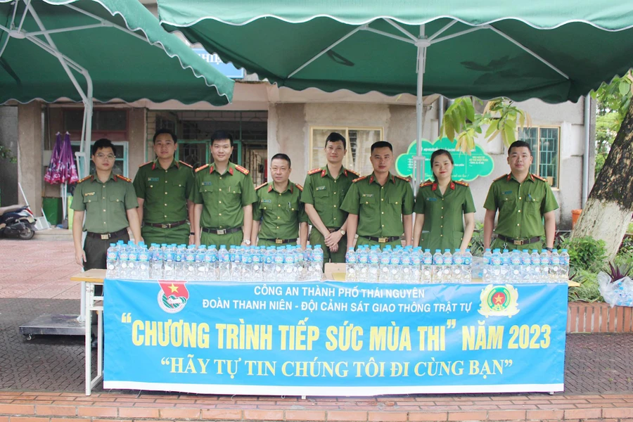 Tiếp sức mùa thi - phát huy vai trò tình nguyện của tuổi trẻ.