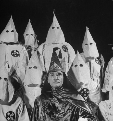Hình ảnh hành lễ bí ẩn của hội Ku Klux Klan những năm 1940 ảnh 2 Hội chủ lúc ấy của Ku Klux Klan là “Đại Long” Samuel Green, một bác sĩ ở Atlanta, Mỹ.