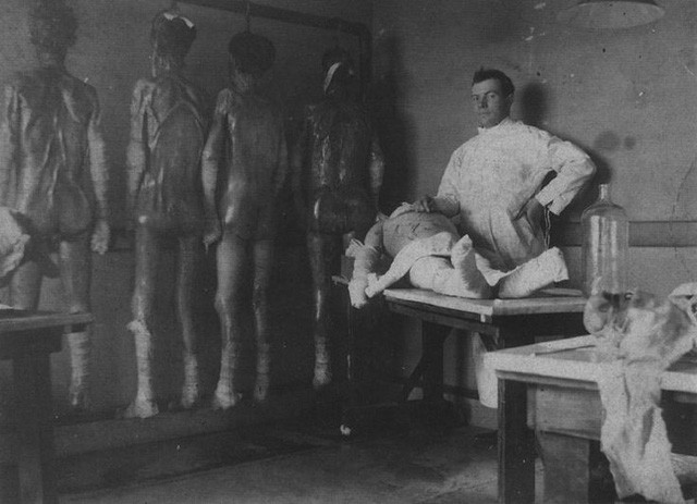 Cuộc đào tẩu “không tưởng” khỏi nơi tàn ác nhất lịch sử nhân loại ảnh 6 Josef Mengele - Bác sĩ tử thần độc ác nhất trại Auschwitz