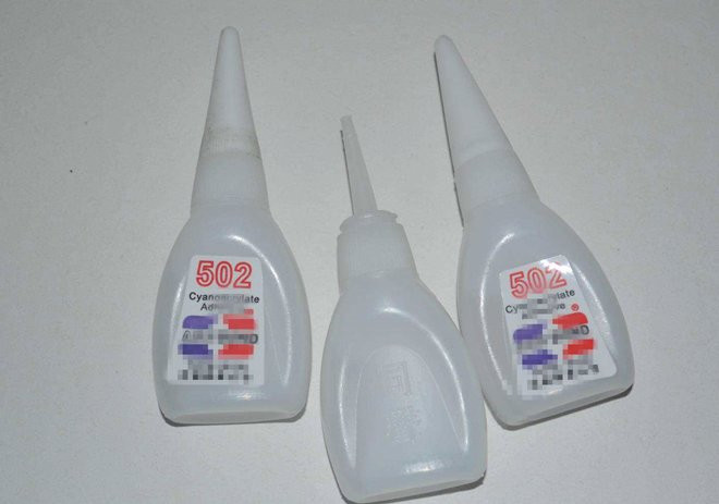 Con trai nhỏ keo 502 vào mắt, bố vội đổ thêm một thứ vào sơ cứu được bác sĩ tấm tắc khen ảnh 2 con trai nho keo 502 vao mat, bo voi do them mot thu vao duoc bac si tam tac khen - 4