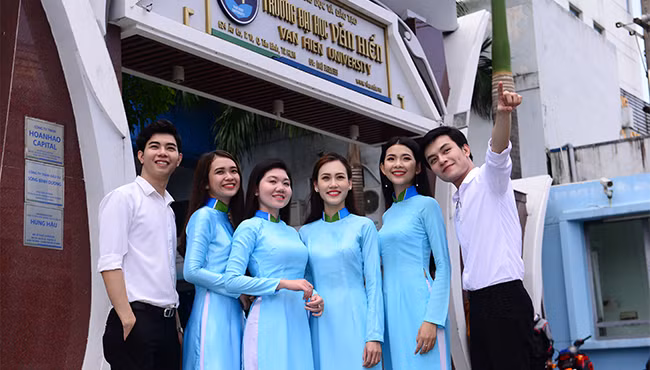 Sinh viên Trường ĐH Văn Hiến