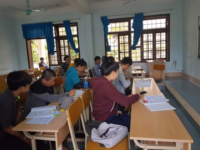 Ngôi trường Sư phạm đìu hiu, lớp học lèo tèo hơn chục sinh viên! - 5