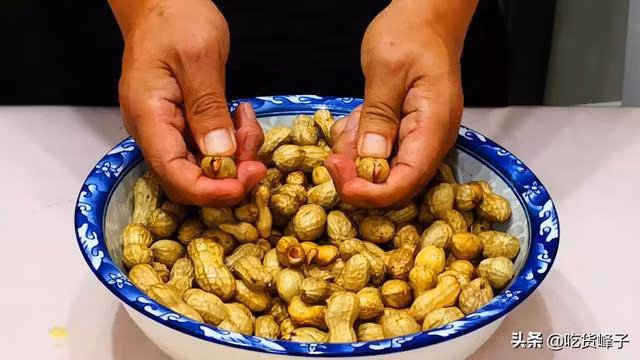 luoc lac khong nen cho muoi vao truc tiep, hay them buoc nay lac vua mem ngot lai thom - 3
