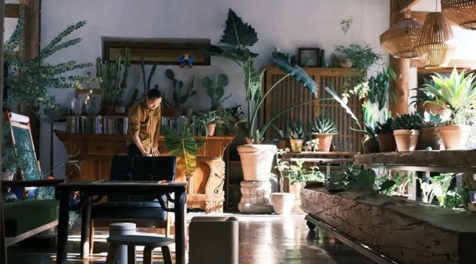 Sống trong không gian xanh ngập tràn và ánh nắng tự nhiên, mọi thành viên trong gia đình dường như luôn được an bình và hạnh phúc Sống trong không gian xanh ngập tràn và ánh nắng tự nhiên, mọi thành viên trong gia đình dường như luôn được an bình và hạnh phúc