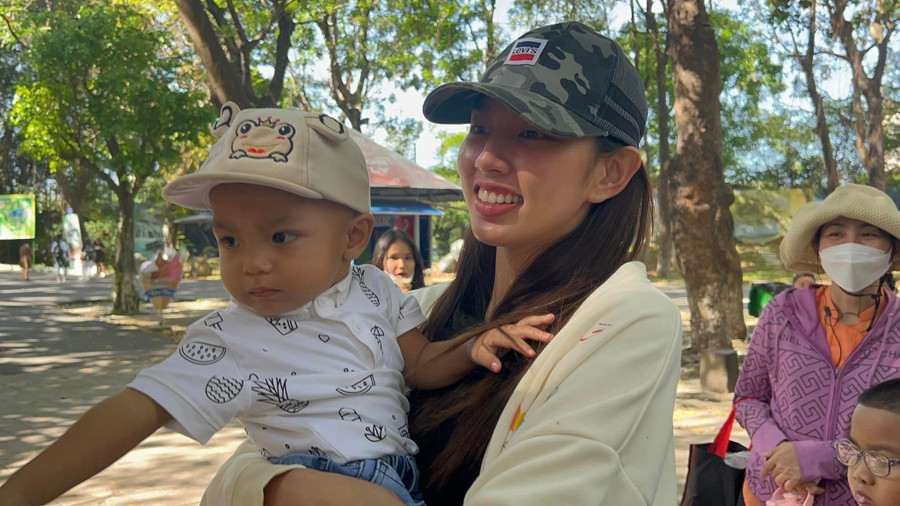 Sau nhiệm kỳ, Thùy Tiên vẫn khiến khán giả bất ngờ với sự năng động của mình. Sau nhiệm kỳ, Thùy Tiên vẫn khiến khán giả bất ngờ với sự năng động của mình.
