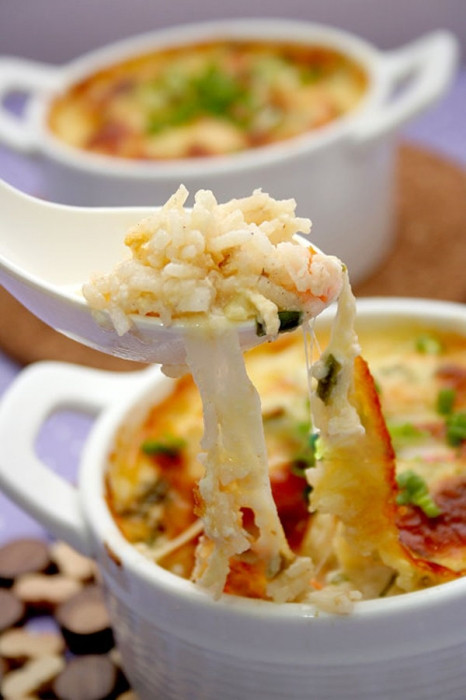 Đói bụng, vào bếp làm ngay cơm trộn phô mai cho nóng doi bung vao bep lam ngay com tron pho mai cho nong