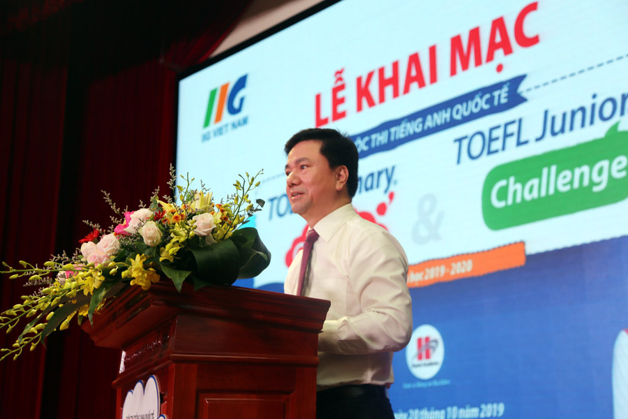 Ông Đoàn Hồng Nam – Chủ tịch IIG Việt Nam phát biểu khai mạc cuộc thi.