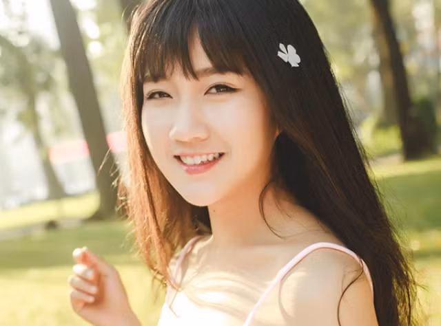 3 hot girl nhan sắc “vạn người mê” đất Sài Gòn