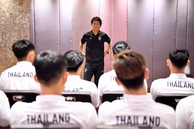 Tuyển Thái Lan hội quân hôm 31/10 Tuyển Thái Lan hội quân hôm 31/10