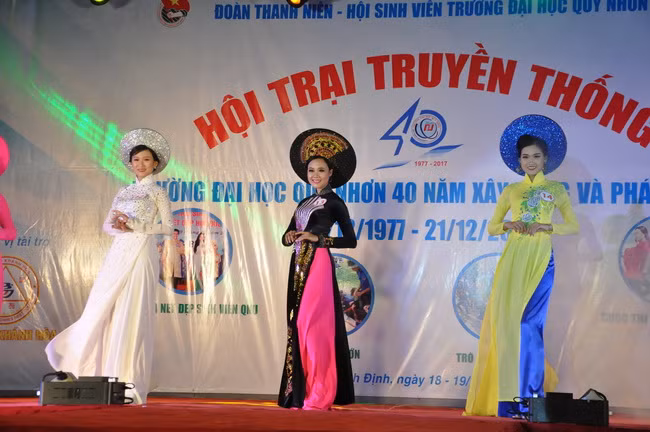 Nét đẹp sinh viên Đại học Quy Nhơn