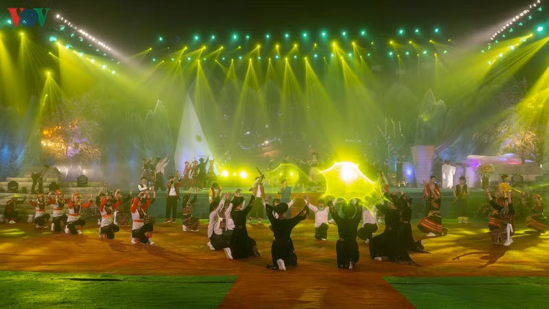 lao cai to chuc le cong bo thanh lap thi xa sa pa hinh 3