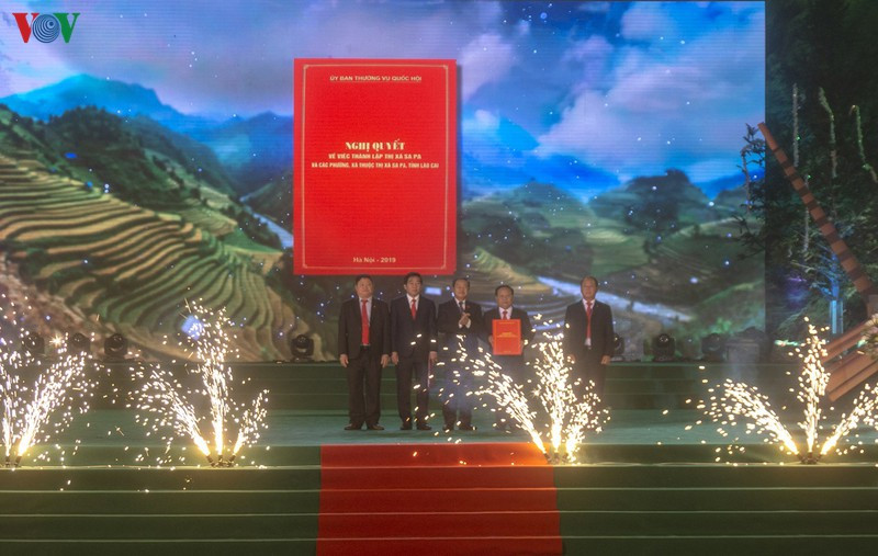 lao cai to chuc le cong bo thanh lap thi xa sa pa hinh 1